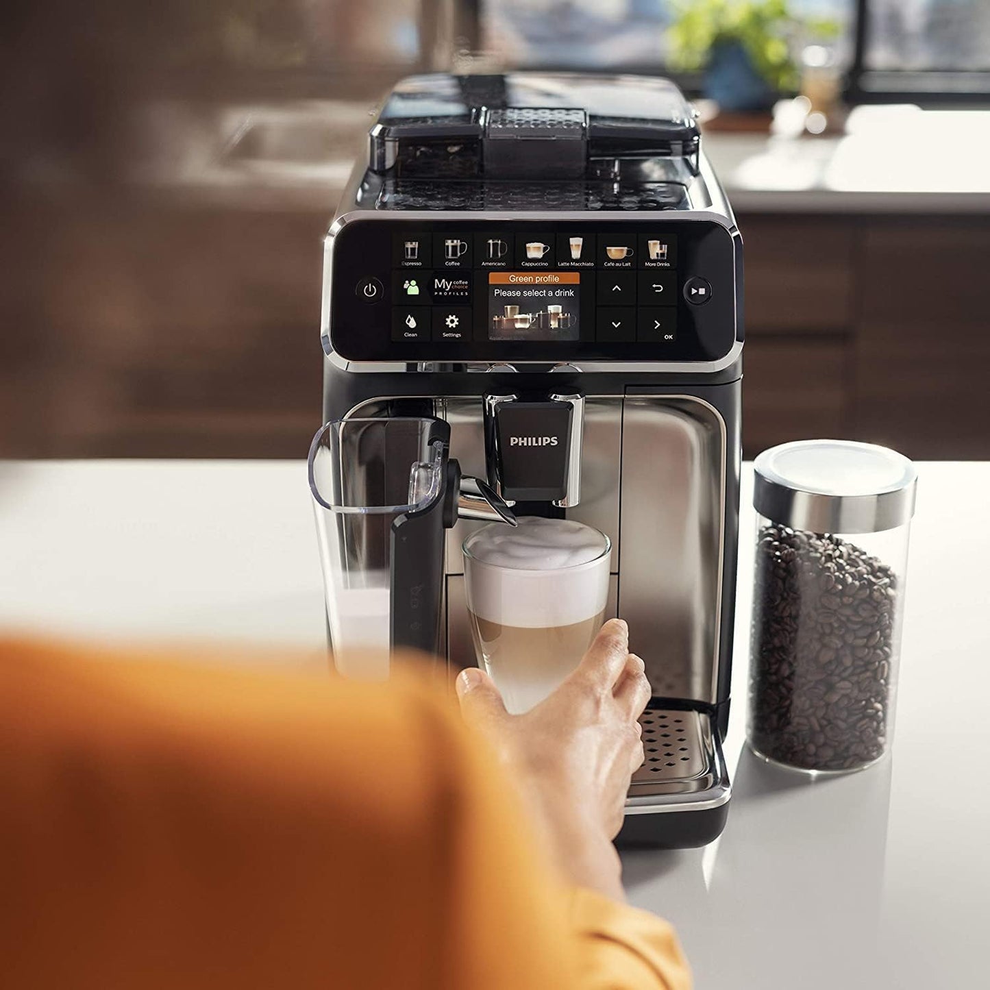 Philips Series 5400 Kaffeevollautomat – LatteGo Milchsystem, 12 Kaffeespezialitäten, Intuitives Display, 4 Benutzerprofile, Schwarz (EP5441/50)