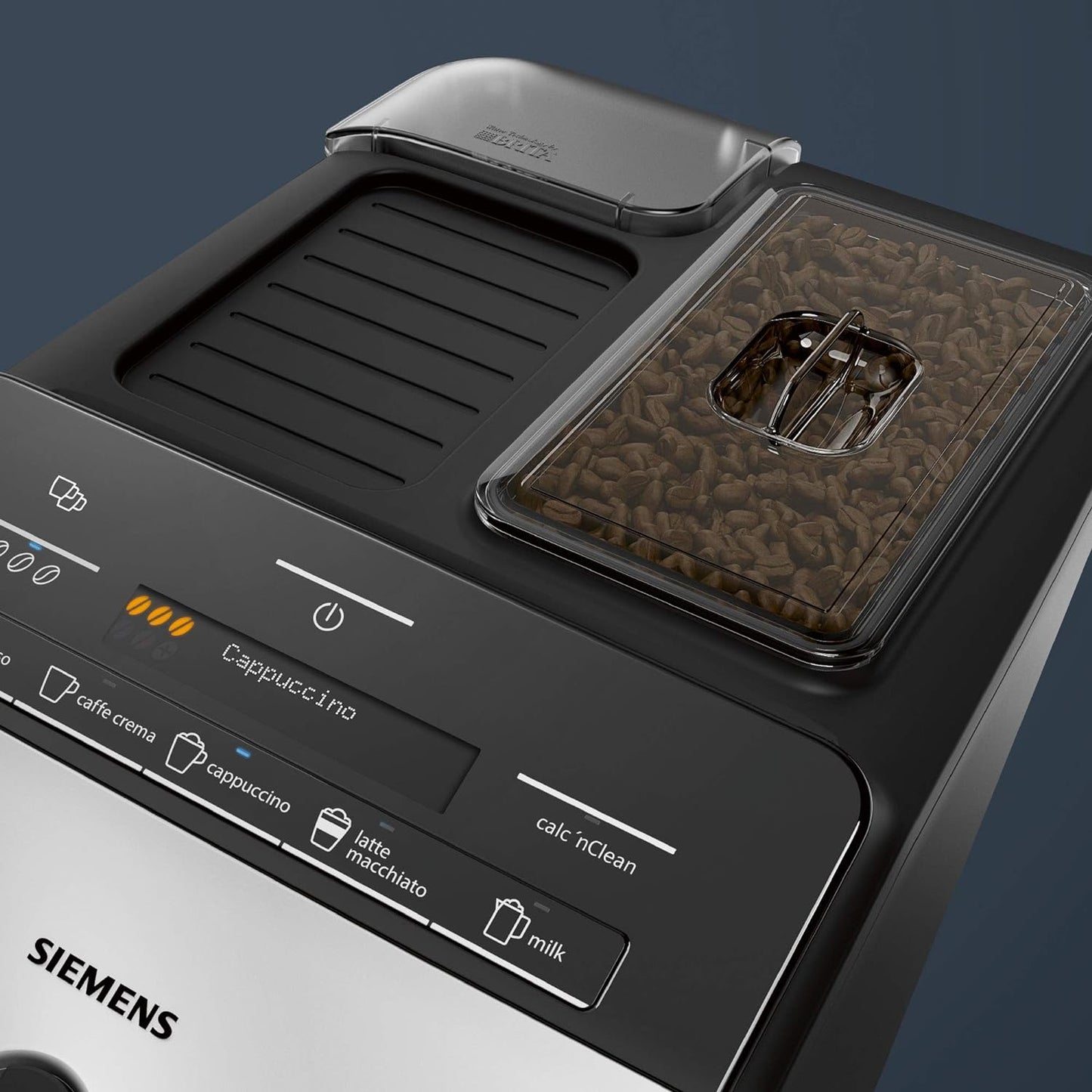 Siemens Kaffeevollautomat EQ300 TF303E07, für viele Kaffeespezialitäten, Milchaufschäumer, Keramikmahlwerk, OneTouch-Funktion, 1,4 Liter Wassertank, automatische Reinigung, 1300 W, silber metallic